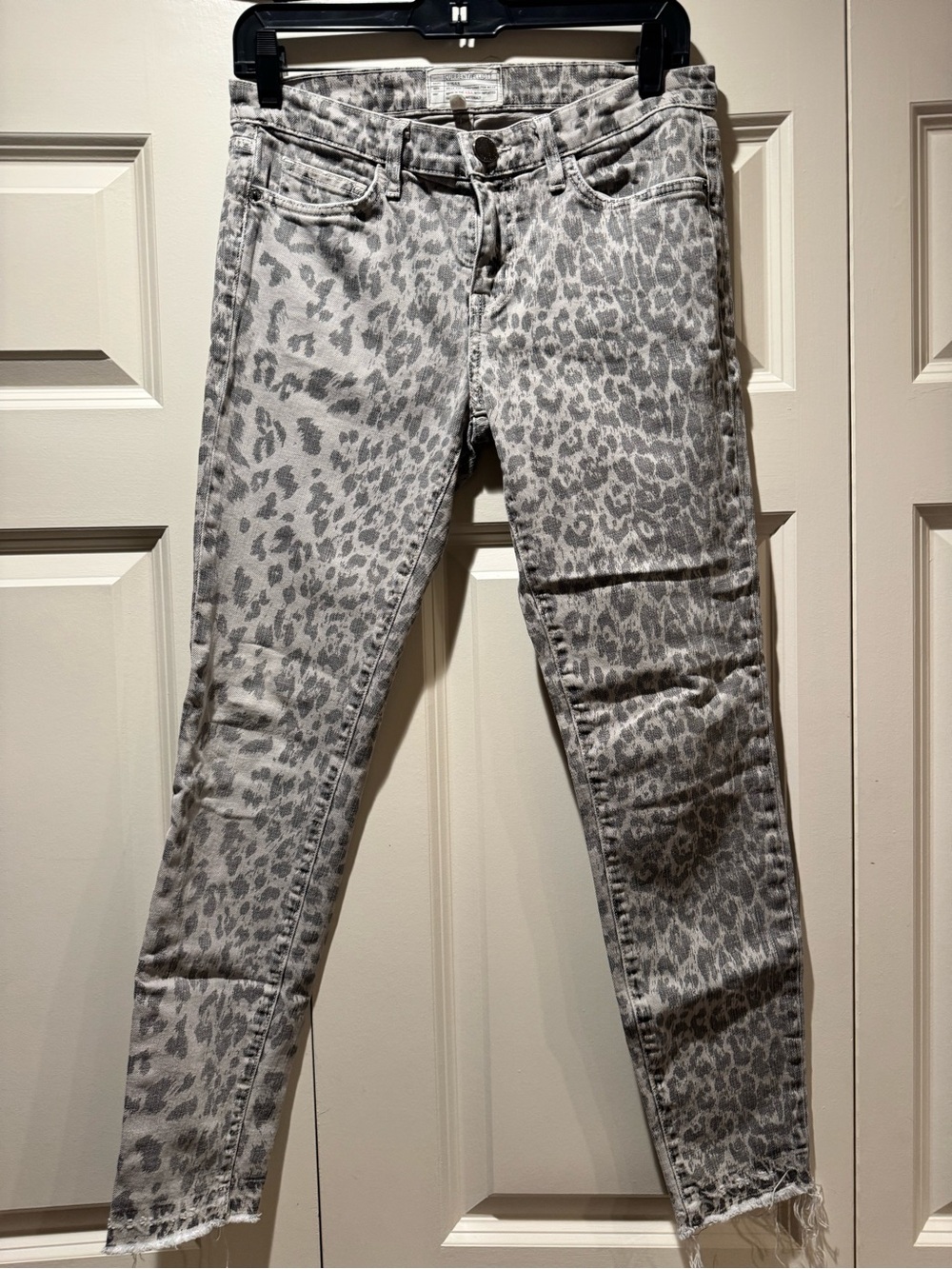 Current Elliott size 27 gray black leopard print jeans with frayed skinny ankles
